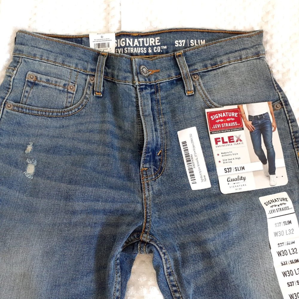 30x32 Signature by Levi Strauss Men’s S37 Slim Fit